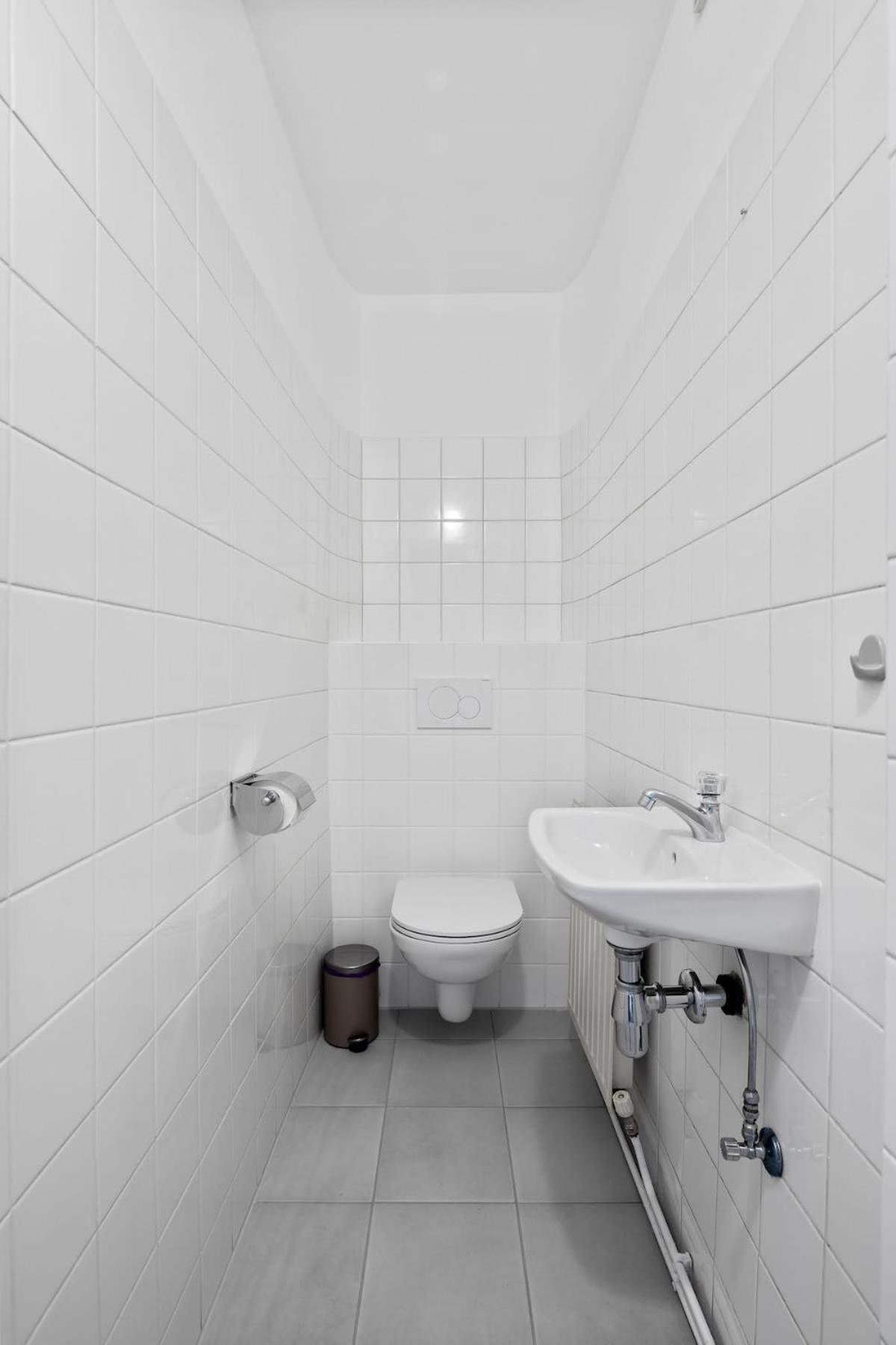 3 Bedrooms I 110 Square Meter I Walk To Sights Apartment Wien