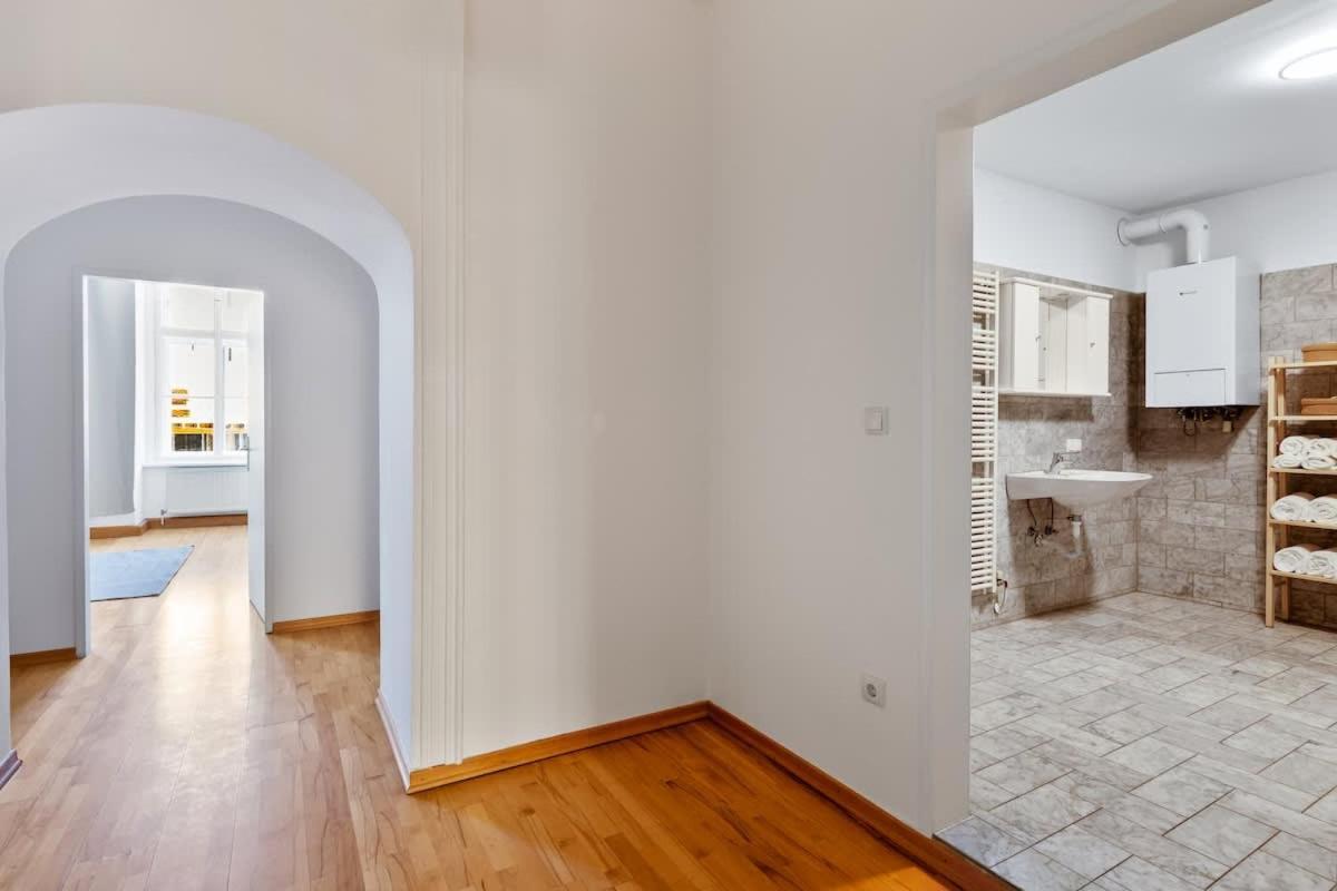 Apartment 3 Bedrooms I 110 Square Meter I Walk To Sights Wien