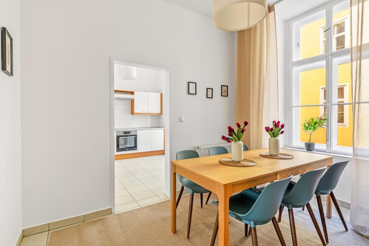 3 Bedrooms I 110 Square Meter I Walk To Sights Apartment